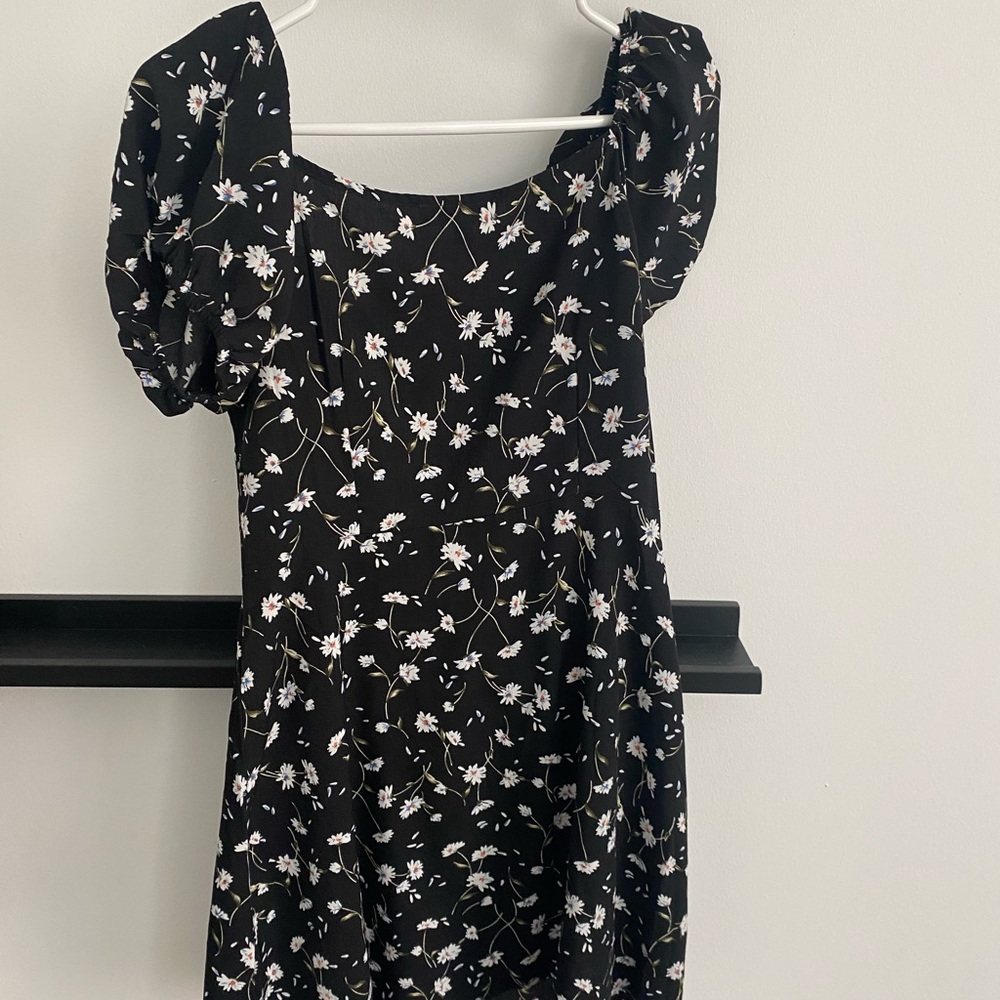 Missguided short sleeve floral dress - Picture 4 of 4